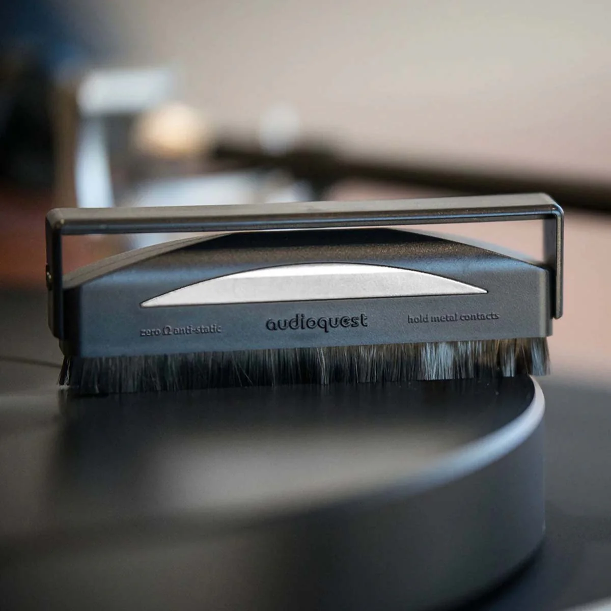AudioQuest Silver Anti-Static Record Brush - Image 5