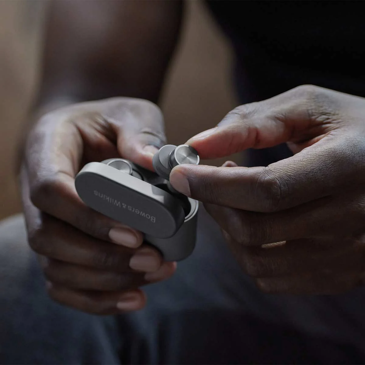 Bowers & Wilkins Pi5 S2 Wireless In-Ear Headphones - Image 11