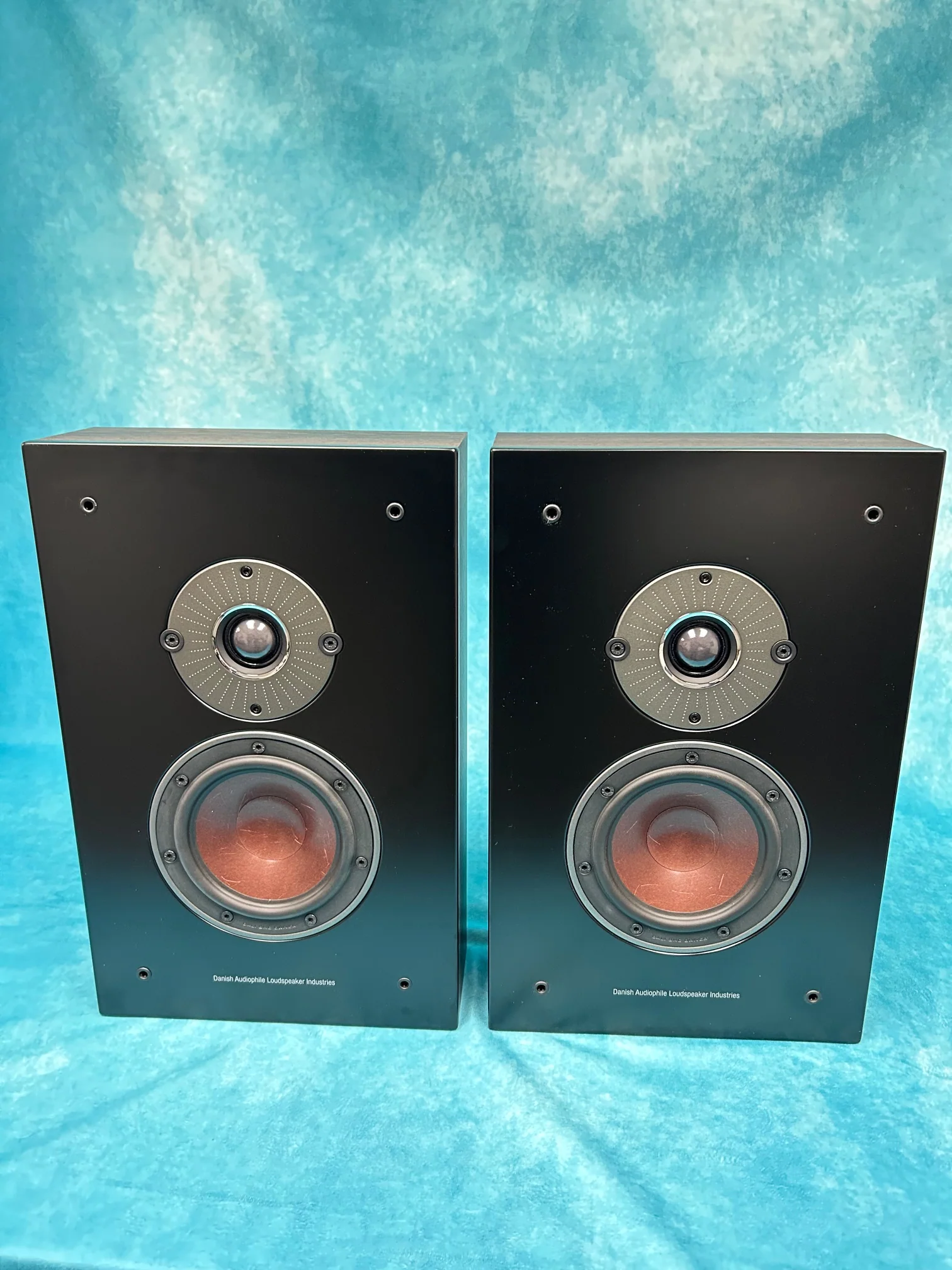 DALI OPEN BOX Oberon On-Wall Loudspeaker - Dark Walnut - Pair - A Grade - Image 3