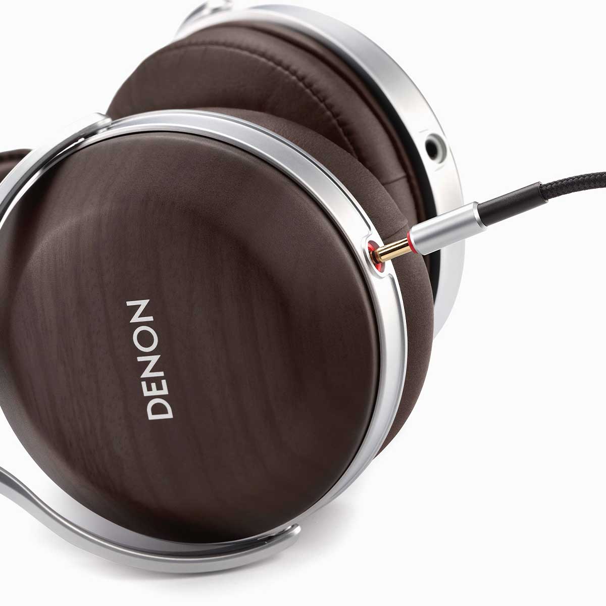 Denon AH-D5200 Closed-Back Headphones - Image 4
