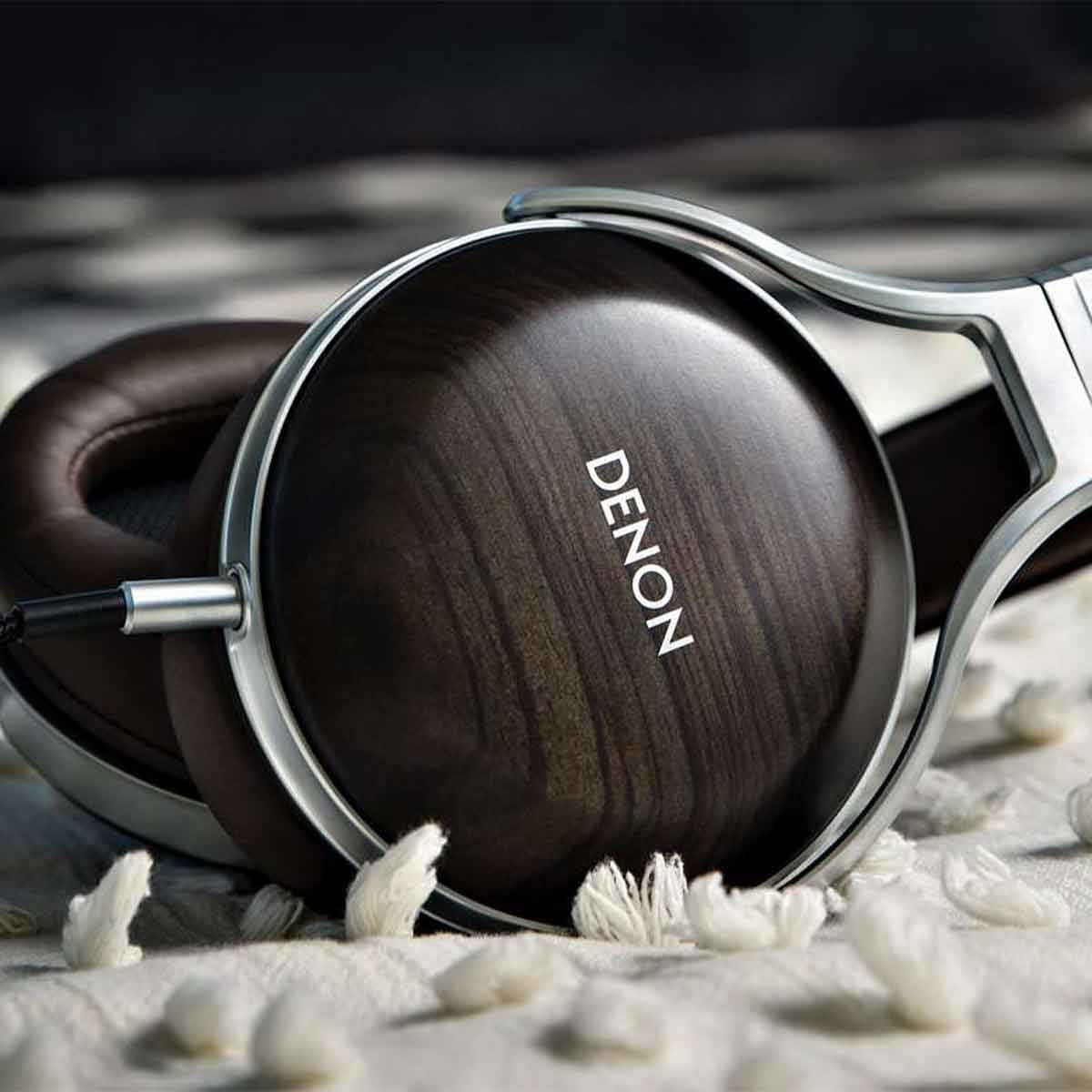 Denon AH-D5200 Closed-Back Headphones - Image 8