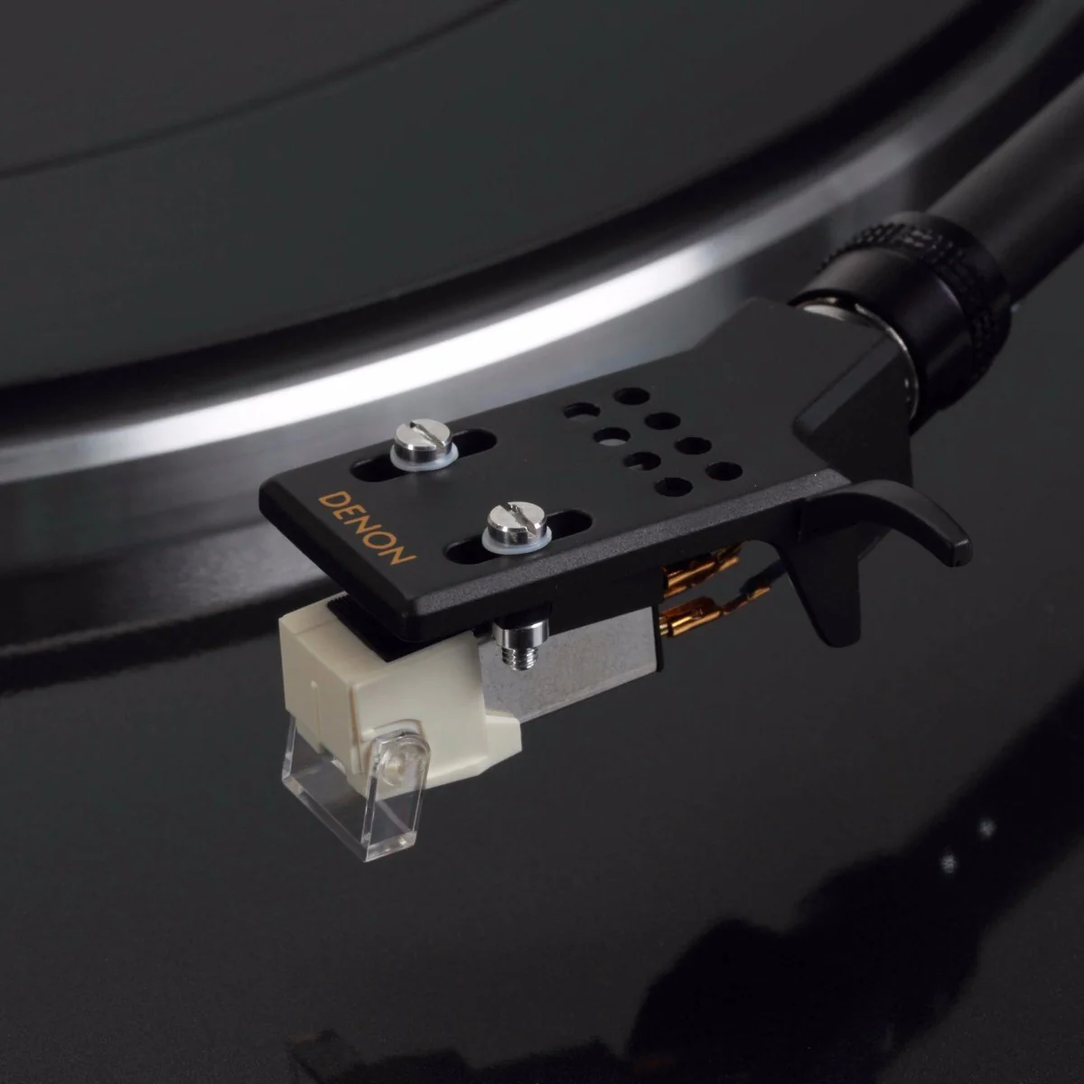 Denon DP-300F Automatic Belt-Drive Turntable - Image 2