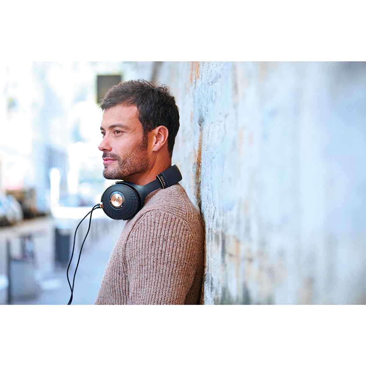 Focal Celestee Closed Back Over Ear Headphones - Image 14