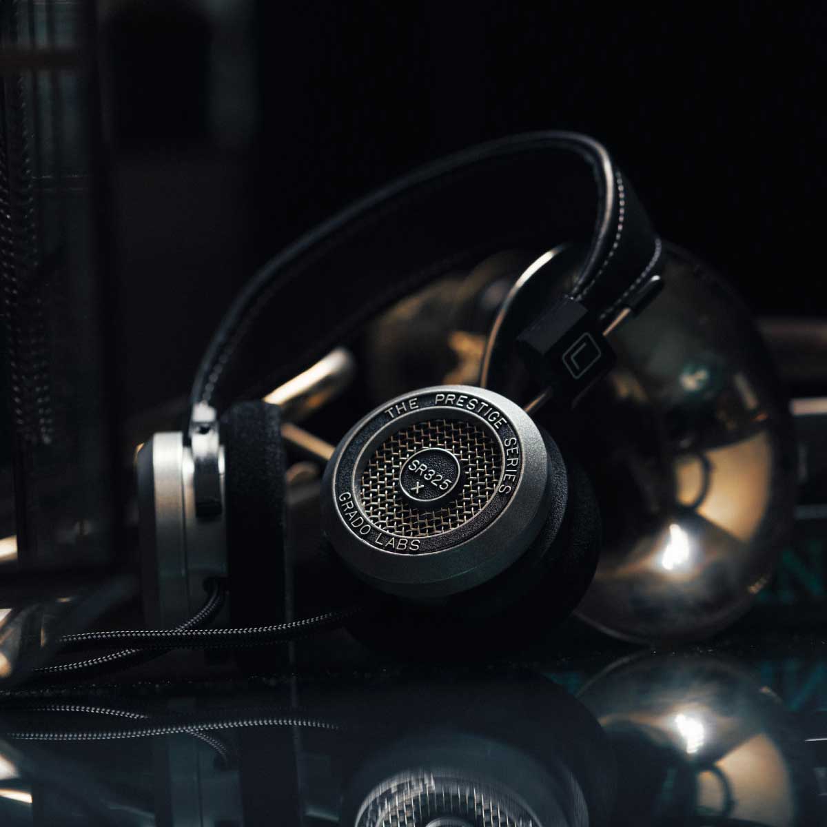 Grado SR325 Classic Series Headphones - Image 2