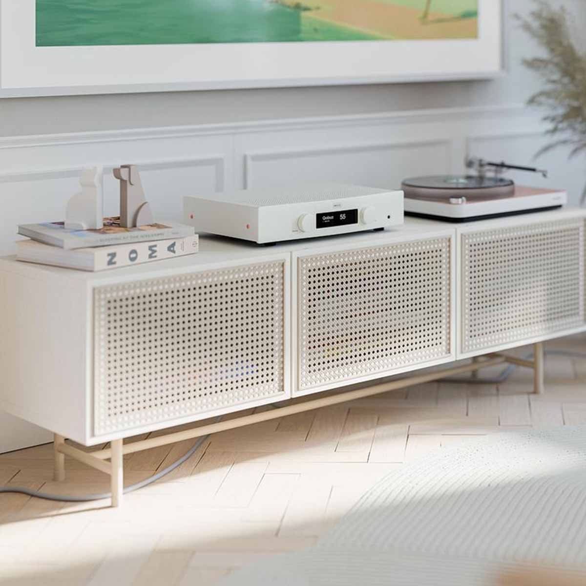 Hegel H150 The Prodigy Streaming Amplifier - Image 2