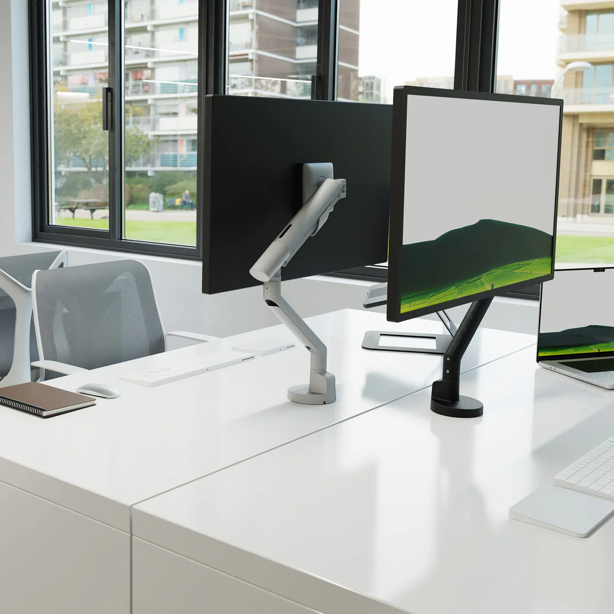 Kanto DM1 Single Monitor Desktop Mount for 17” - 40” Displays - Image 19
