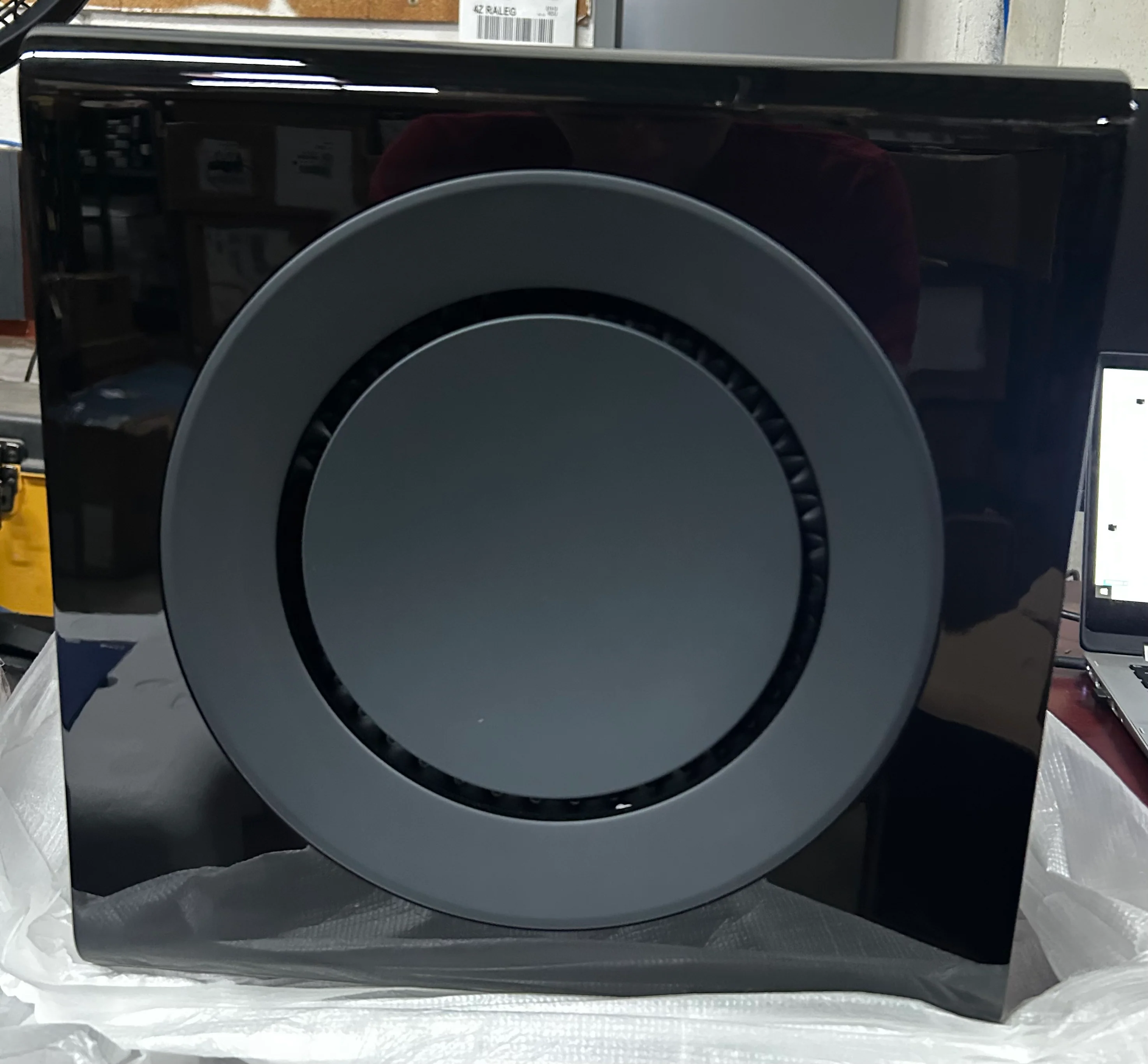 KEF OPEN BOX KC92 Force-Cancelling Subwoofer - Black - B Grade