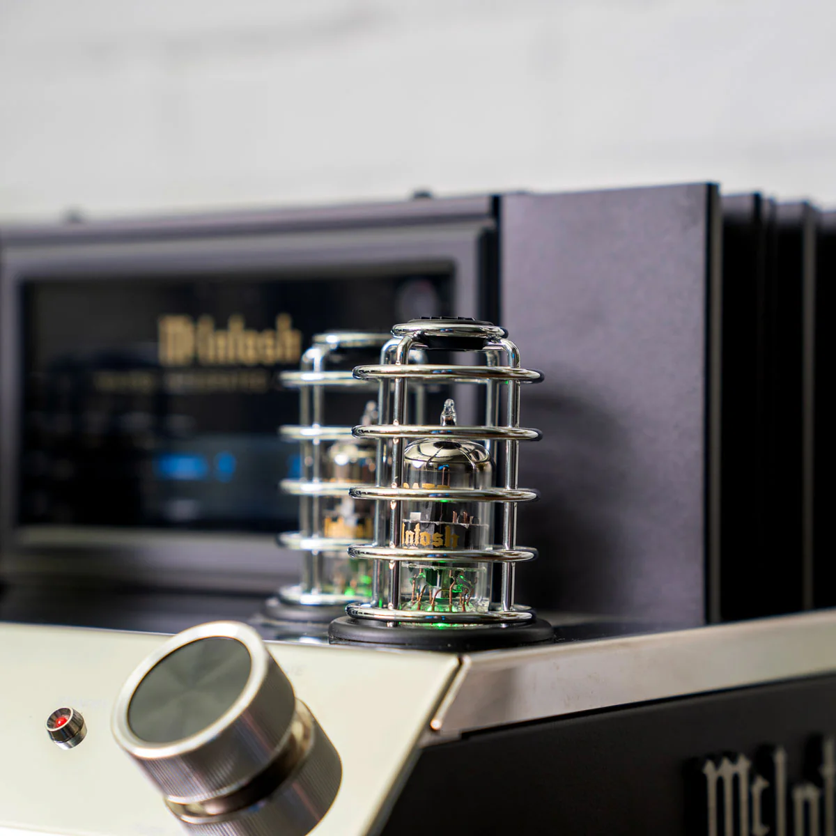 McIntosh MA252 2-Channel Integrated Amplifier - Image 10
