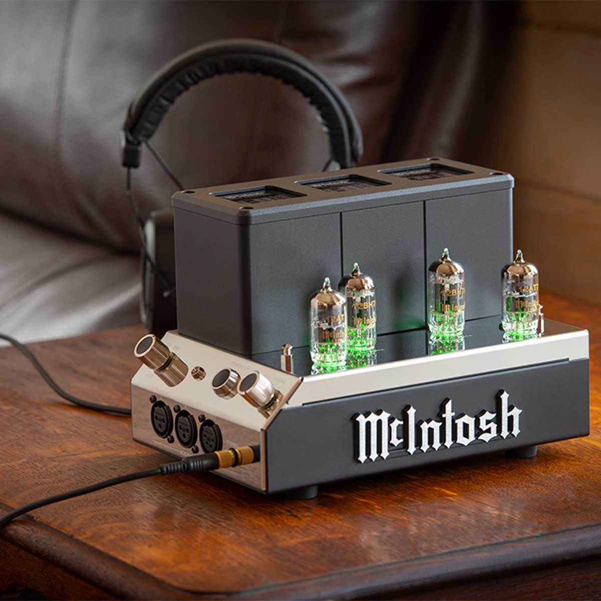 McIntosh MHA200 Vacuum Tube Headphone Amplifier - Image 7