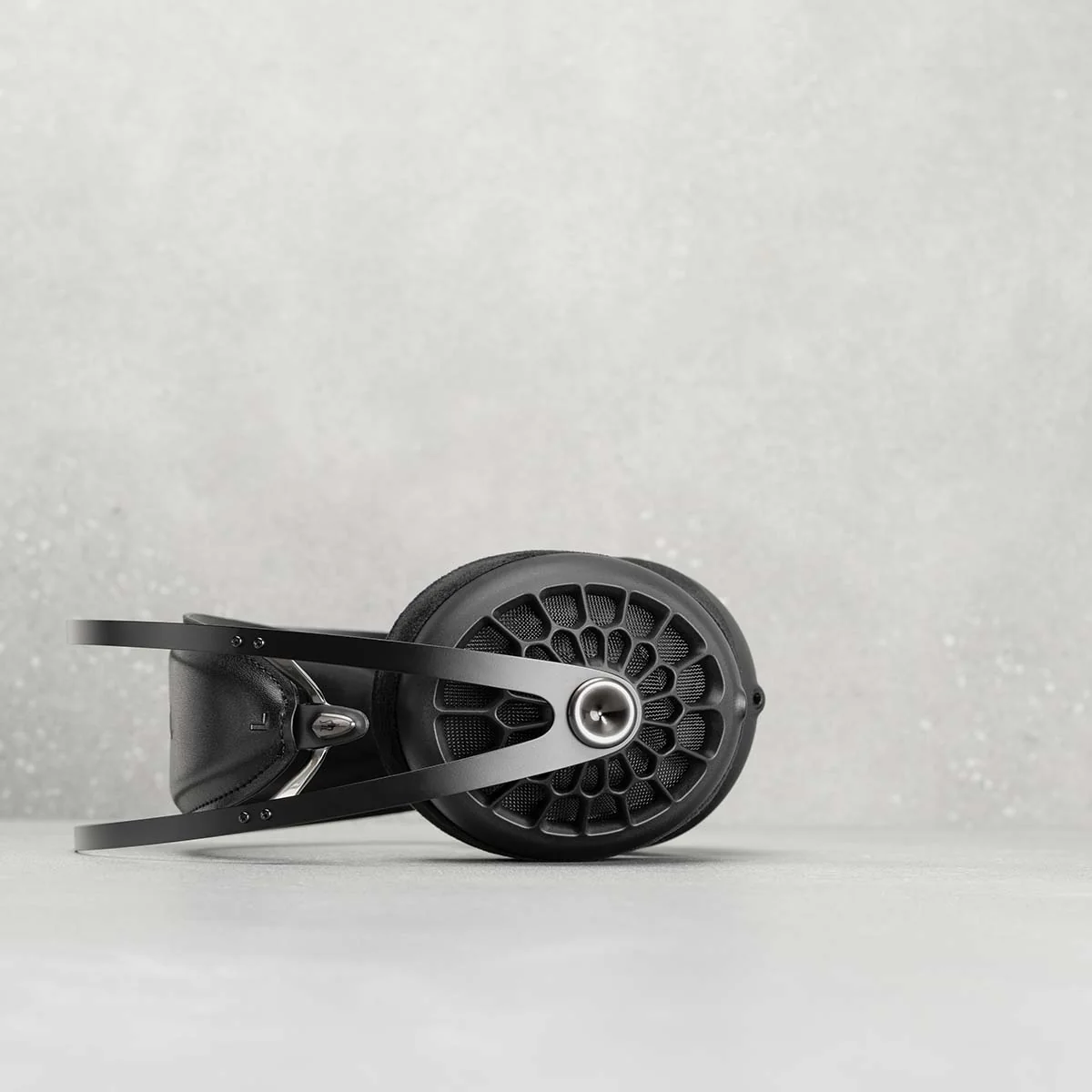 Meze 105 AER Open-Back Headphones - Image 6