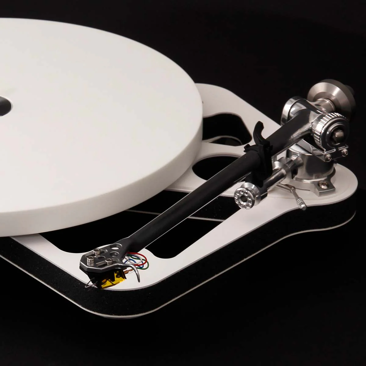 Rega Planar 10 Turntable - Image 20