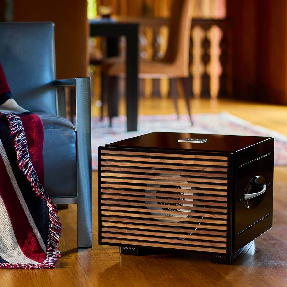 REL Acoustics S/550 Subwoofer - Image 2