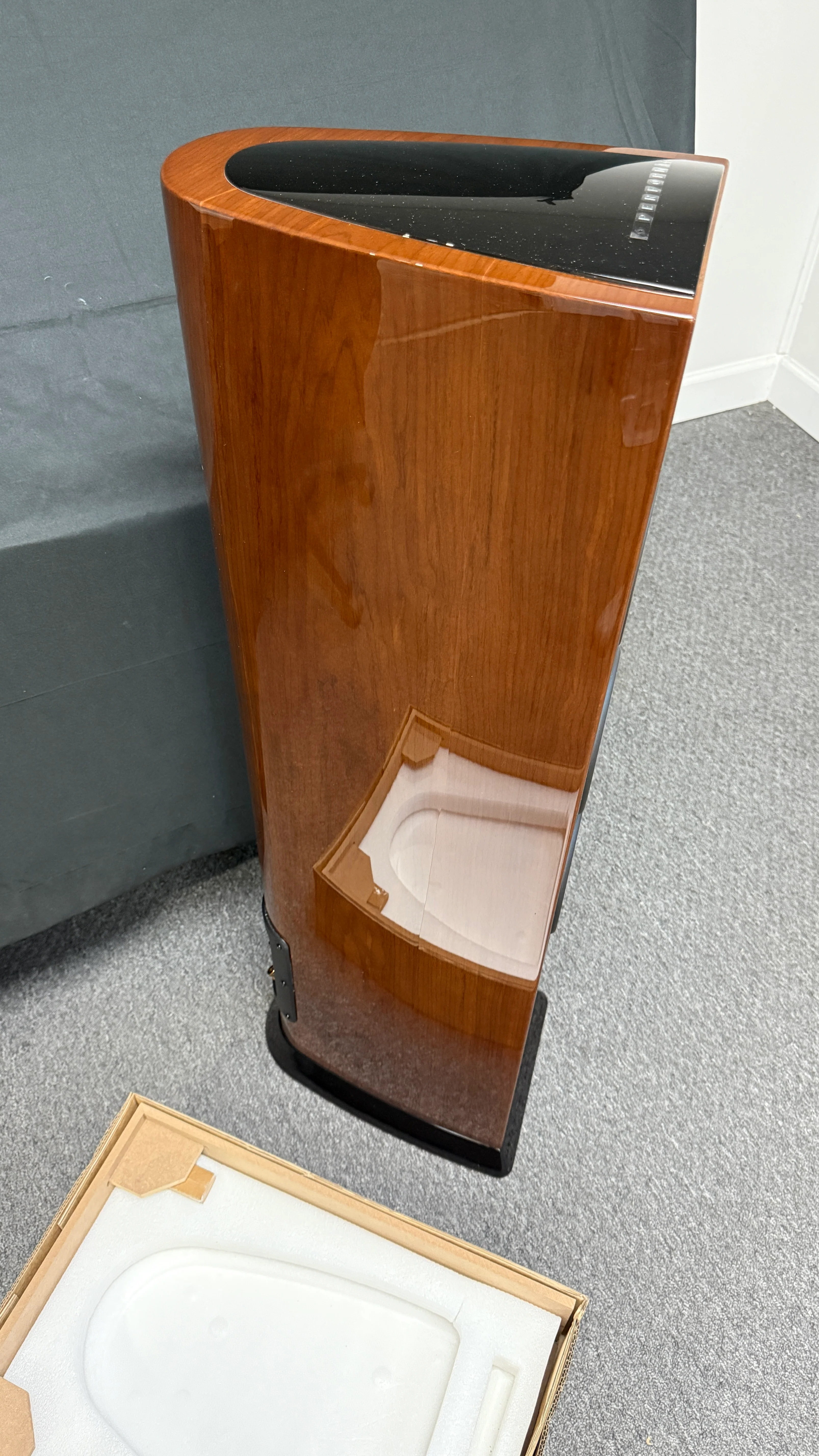 Revel PerformaBe F226Be 3-way Floorstanding Loudspeaker - Walnut - Pair - BSC - Image 9