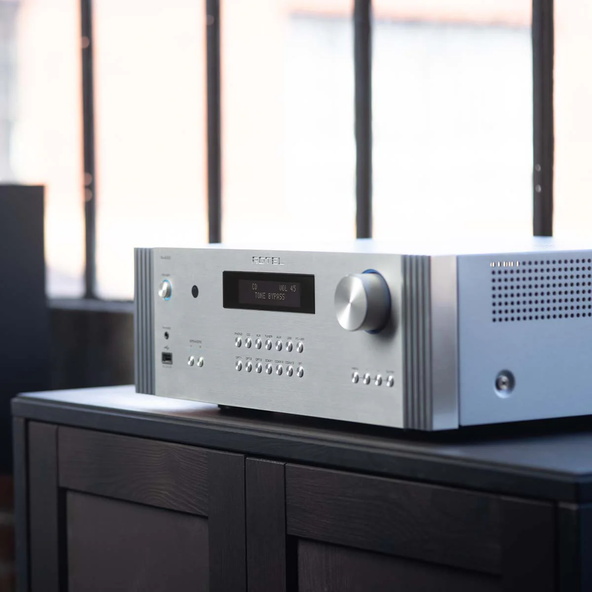 Rotel RA-6000 Integrated Amplifier - Image 8
