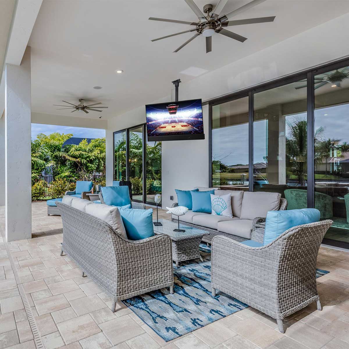 Seura Shade Series 2 4K UHD Outdoor TV - Image 4