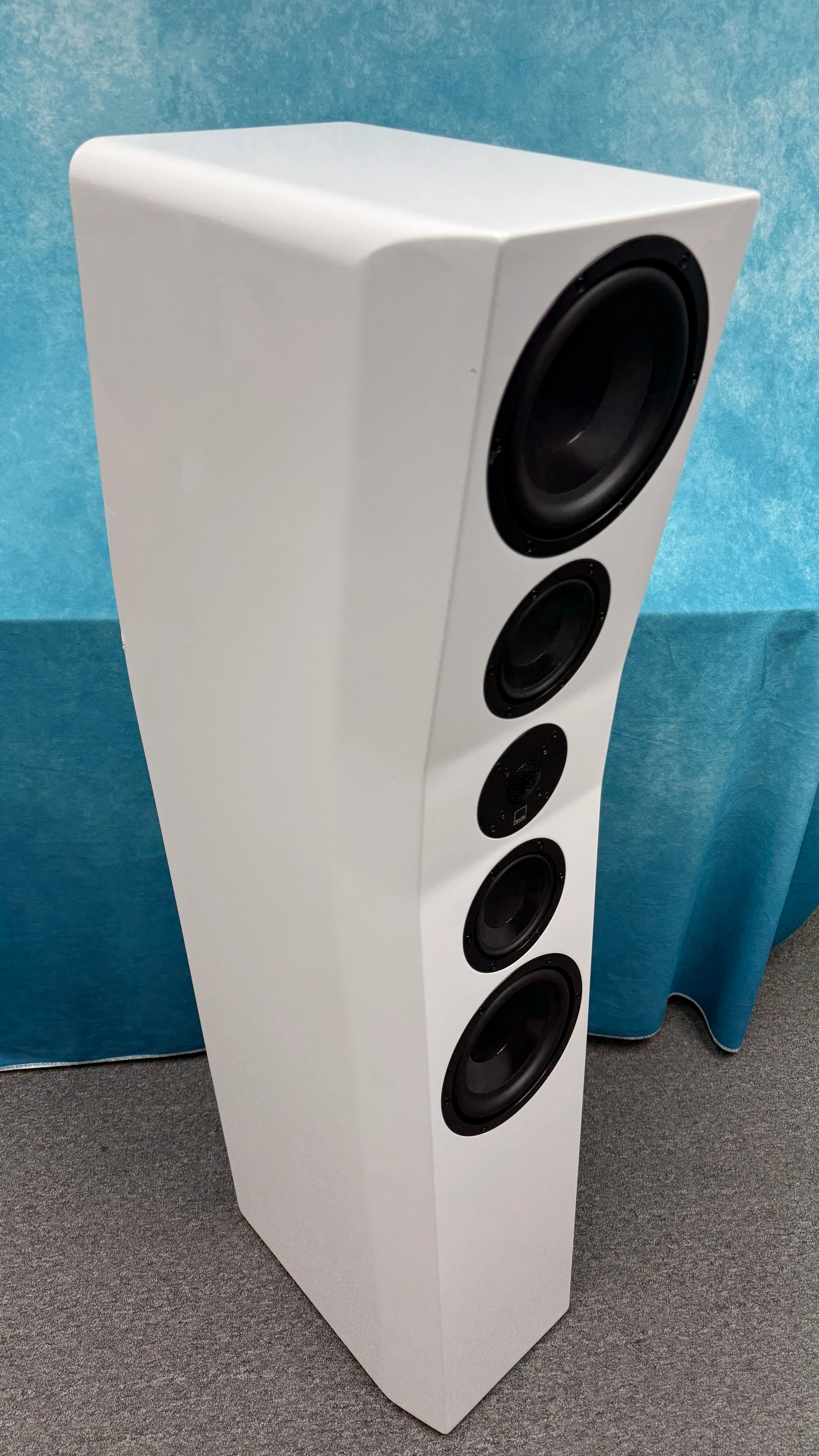 SVS OPEN BOX Ultra Evolution Titan Floorstanding Loudspeaker - White Gloss - Each - B Grade - Image 2