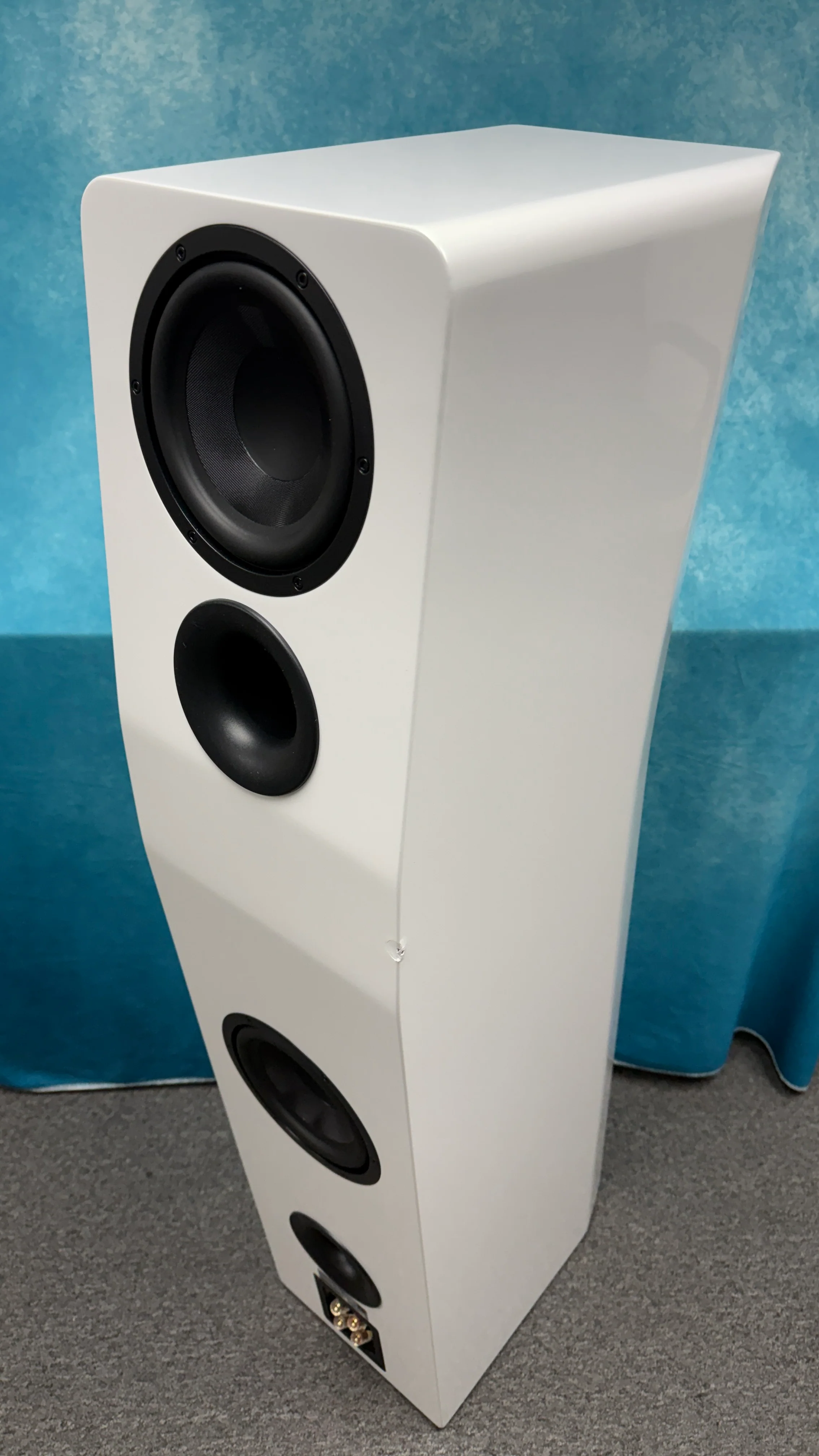 SVS OPEN BOX Ultra Evolution Titan Floorstanding Loudspeaker - White Gloss - Each - B Grade - Image 3