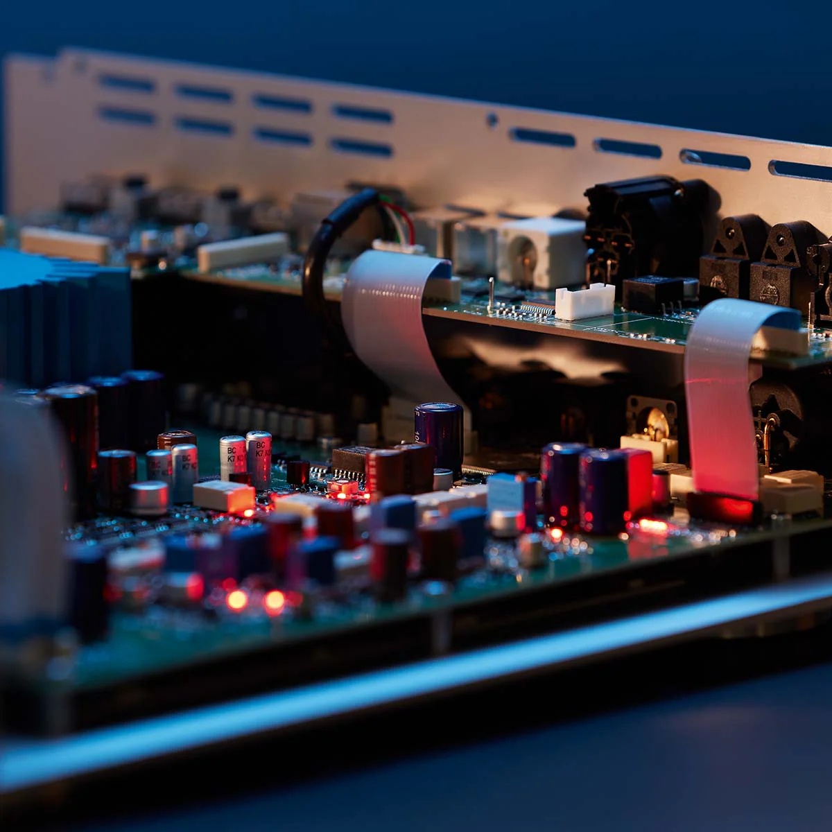 T+A DAC 200 D/A Converter / Pre-Amplifier - Image 5