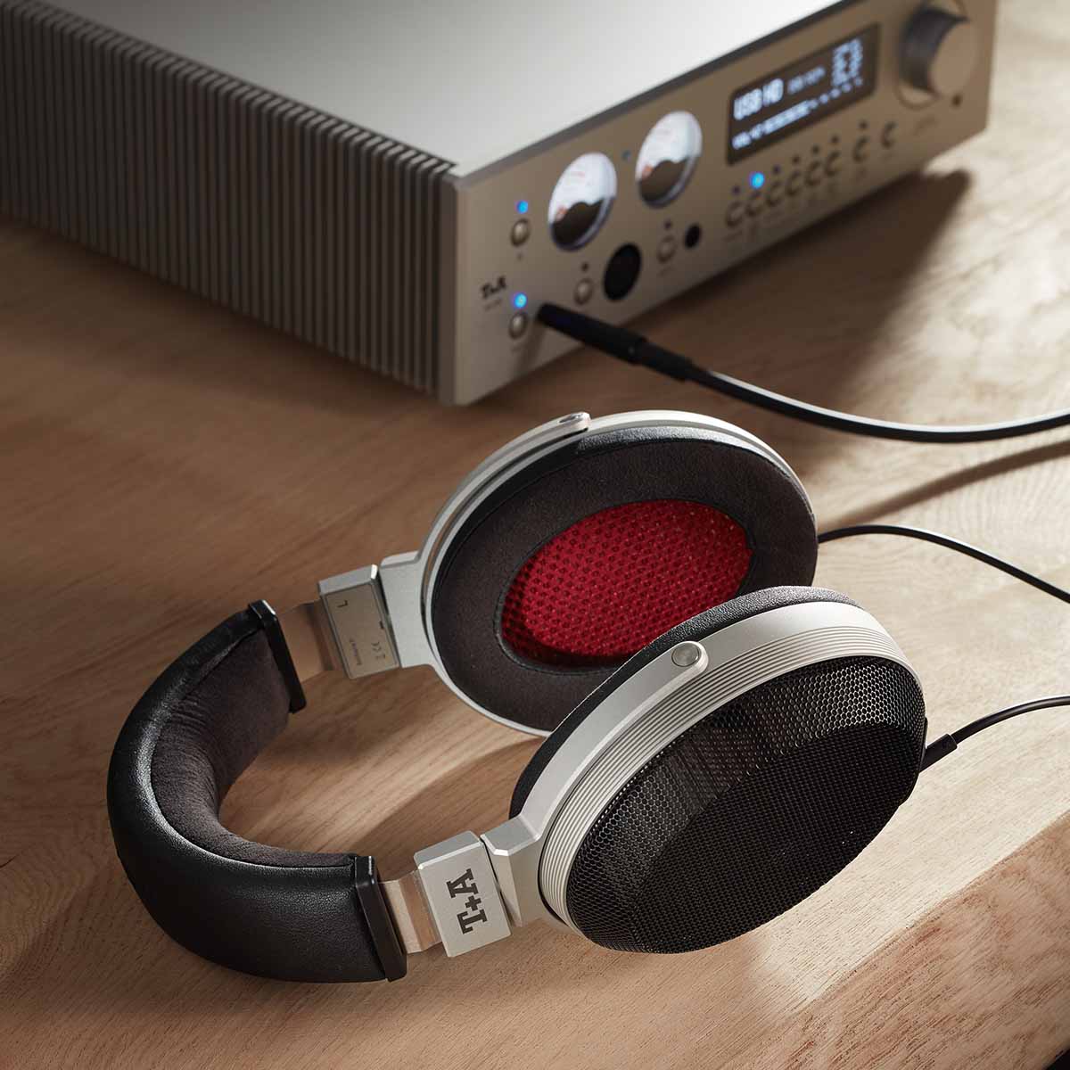 T+A Solitaire P High Performance open-back Planar Magnetostatic Headphones - Image 2