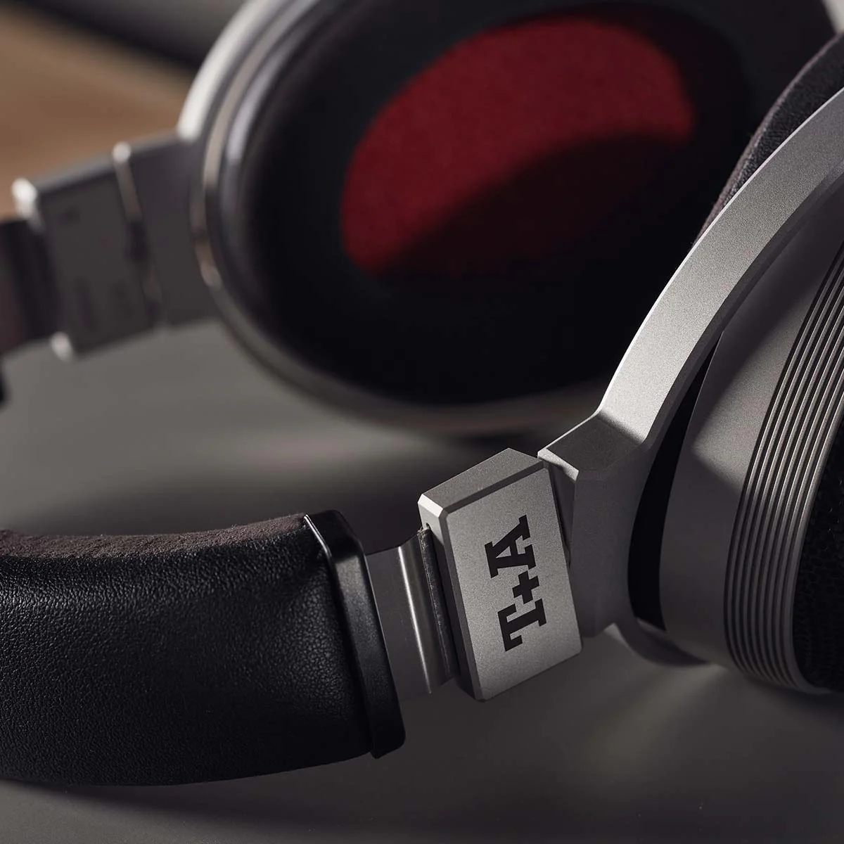 T+A Solitaire P High Performance open-back Planar Magnetostatic Headphones - Image 3