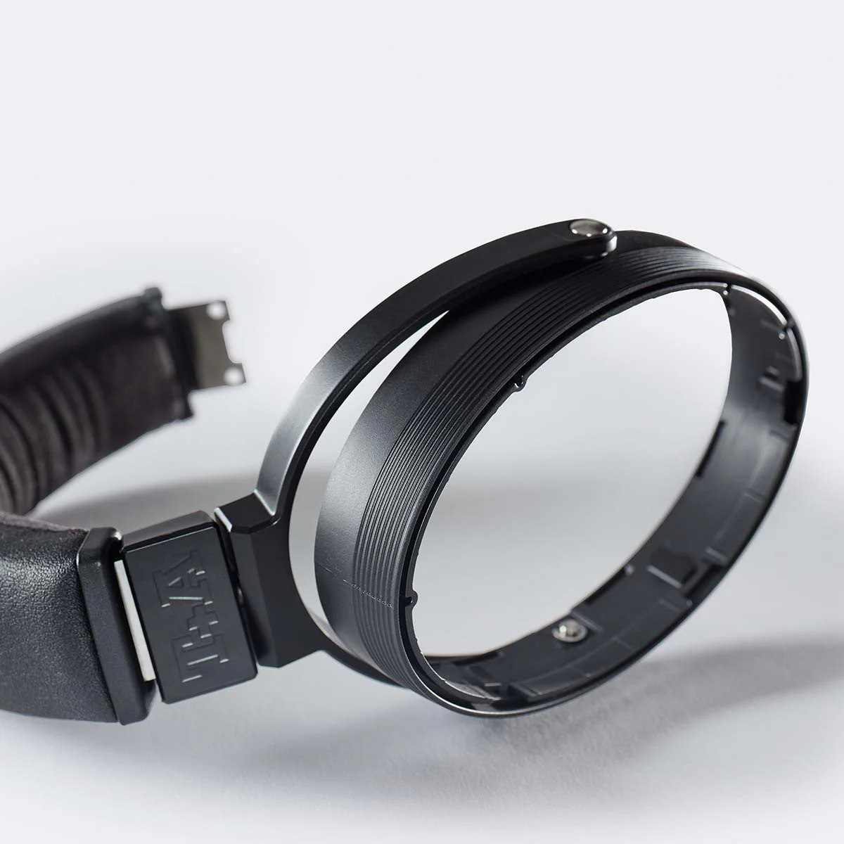 T+A Solitaire P-SE High Performance open-back Planar Magnetostatic Headphones - Image 5
