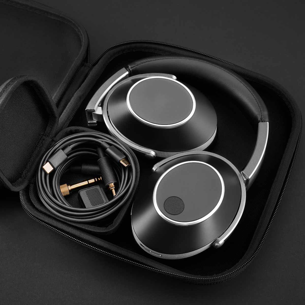 T+A Solitaire T High-Performance Closed-Back Dynamic Headphones - Image 8