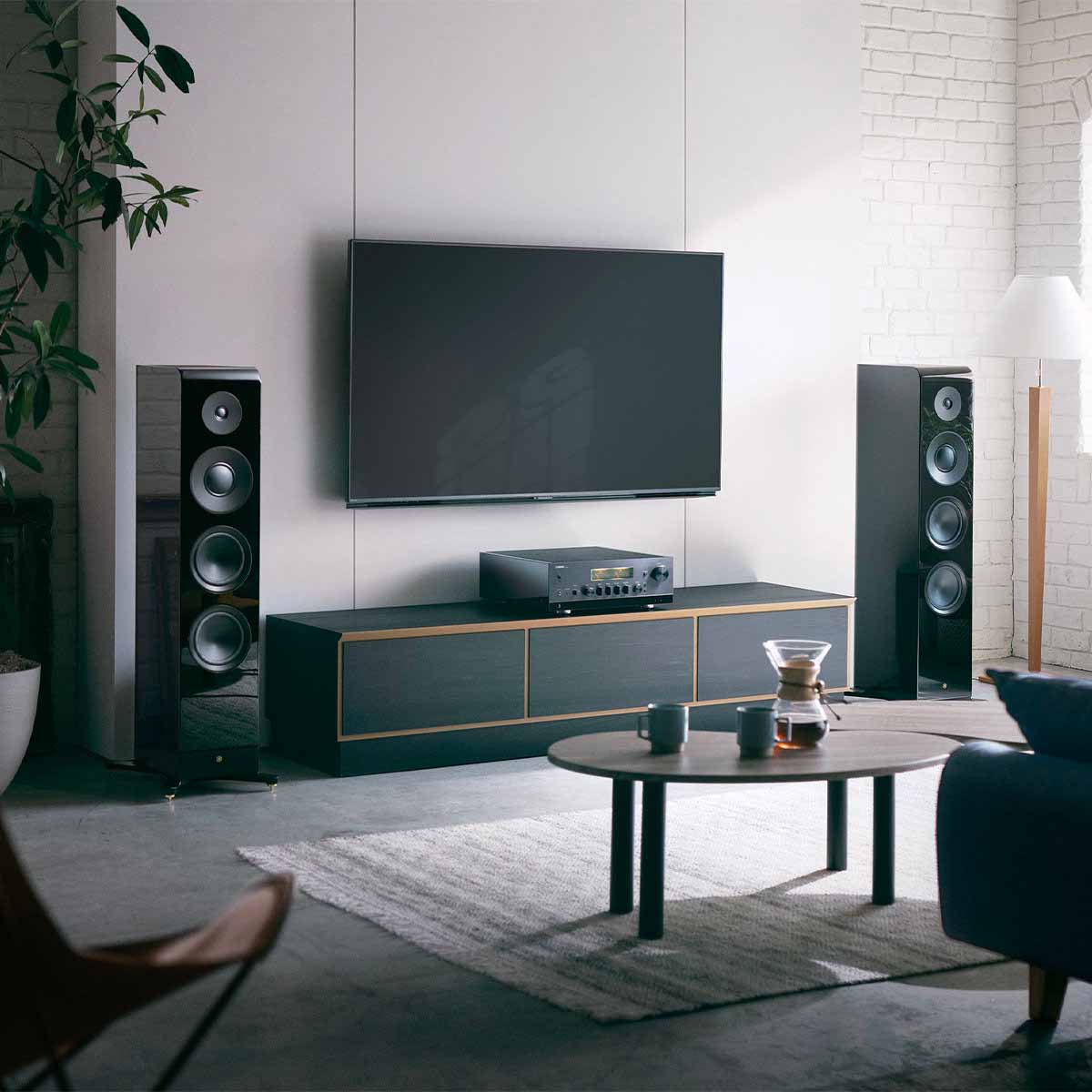 Yamaha R-N2000A Hi-Fi Network Receiver - Black - Image 11